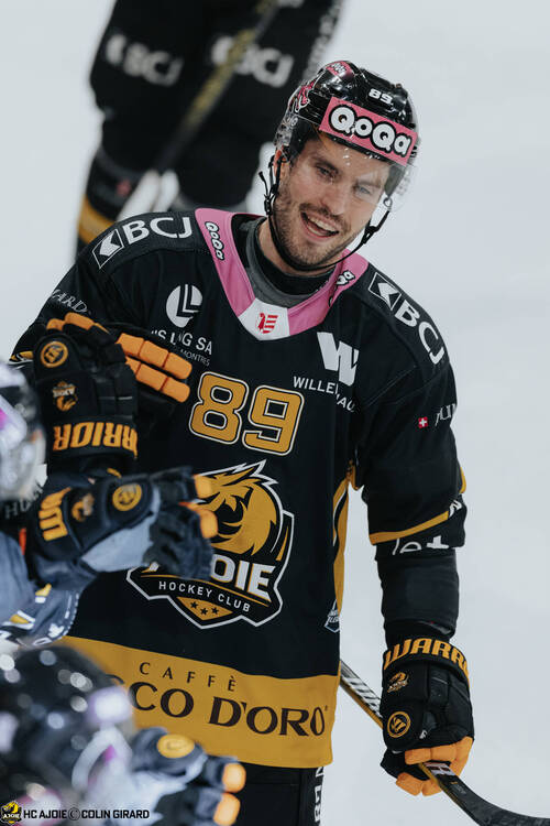 89 Palve Oula, But, C.G Photographie, Club National League, Colin Girard, HCA, HCAjoie, Hockey Club Ajoie, Joueurs 1ERE, NL, National League, Porrentruy, RAIFFEISEN ARENA, Saison 2024-25, célébration, hockey, maillot noir